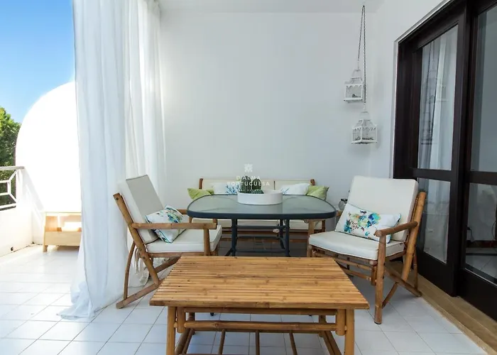 Salgados Lounge - By Dalma Portuguesa アルブフェイラ